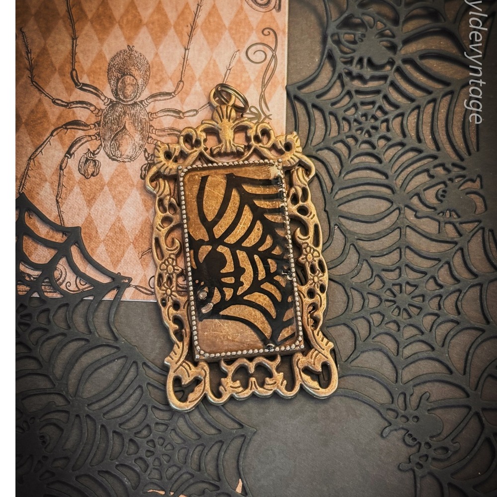 Spiderweb‎ Pendant